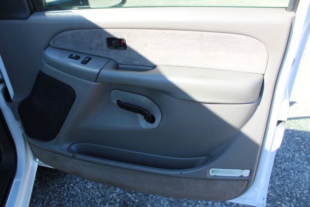 Used 2007 Chevrolet Silverado 3500 4x4 Regular Cab w/ Skid Plate Package image 31