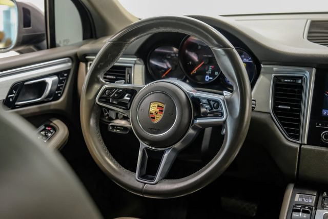 Used 2018 Porsche Macan Sport Edition AWD/4WD image 24