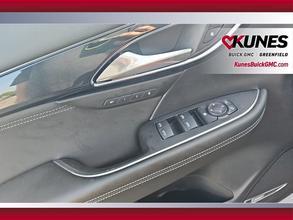 Used 2025 Buick Envision Preferred AWD/4WD image 13