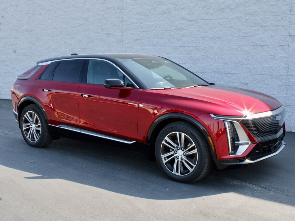 New 2025 Cadillac Lyriq Luxury