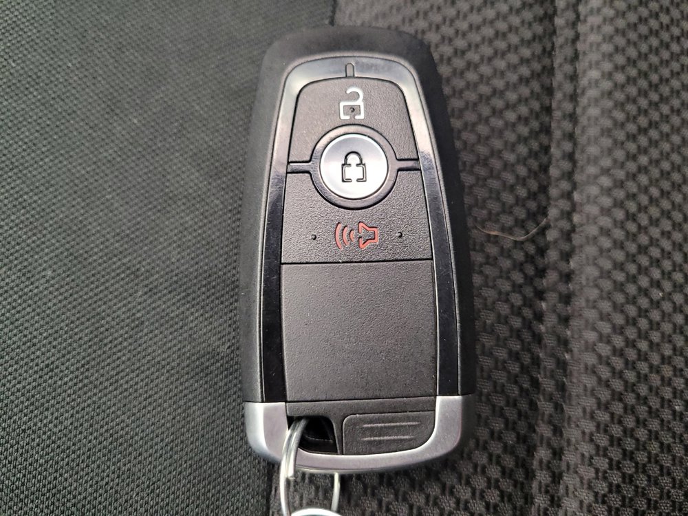 Used 2020 Ford Fusion SE image 32