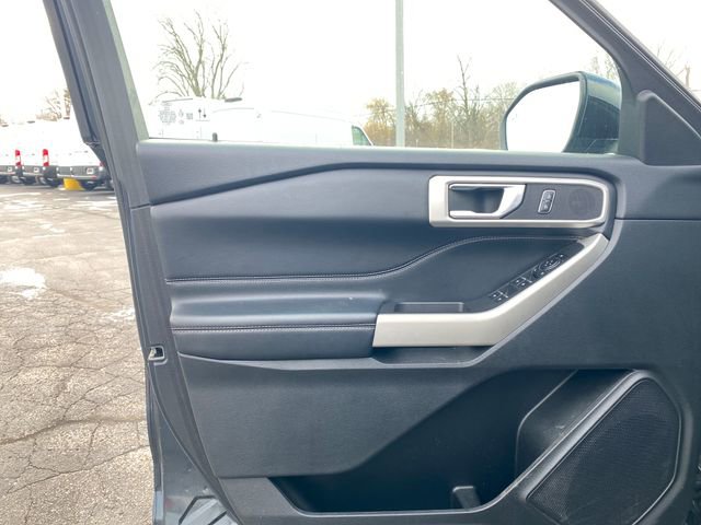 Used 2022 Ford Explorer XLT w/ Equipment Group 202A image 14