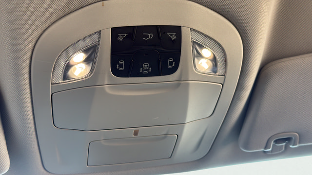 Used 2024 Chrysler Pacifica Touring-L FWD image 23
