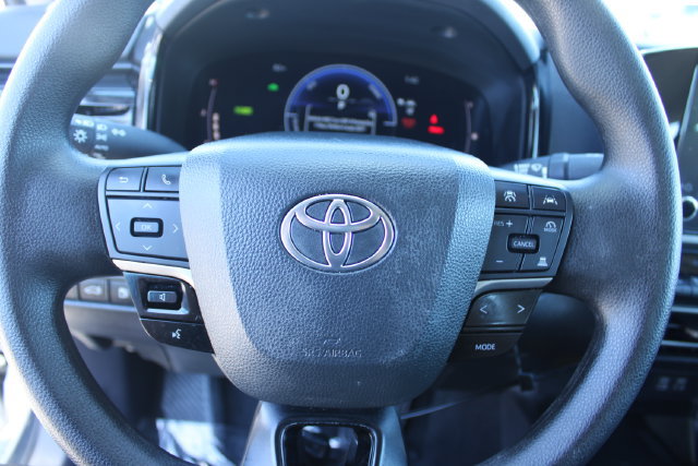 Used 2025 Toyota Camry LE w/ Convenience Package FWD image 19