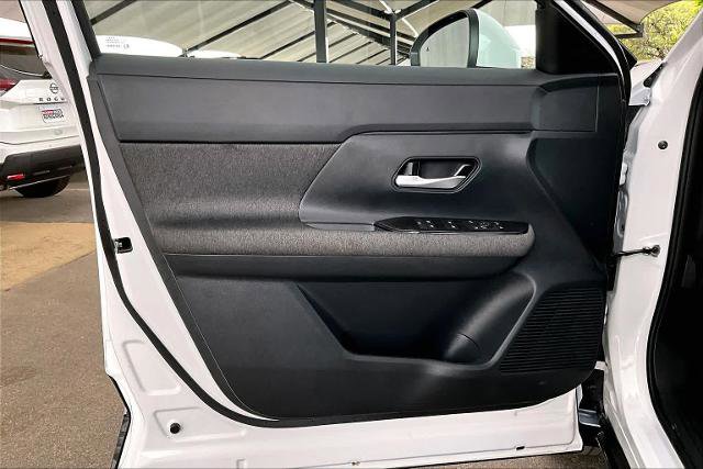 Certified 2025 Nissan Kicks SV AWD/4WD image 21