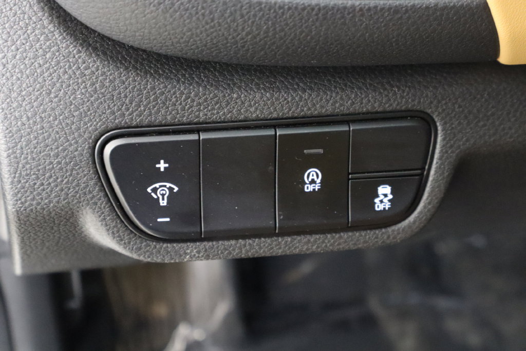 Used 2024 Kia Seltos EX FWD image 22