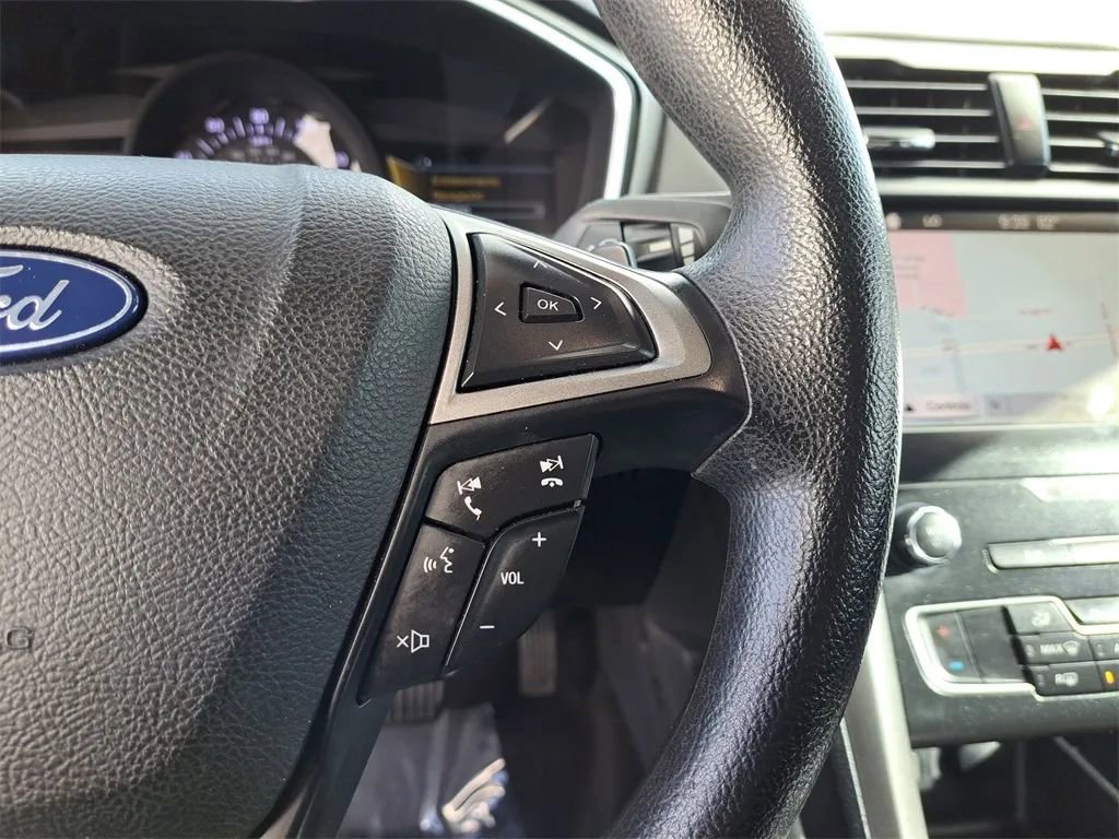 Used 2019 Ford Fusion SE image 28