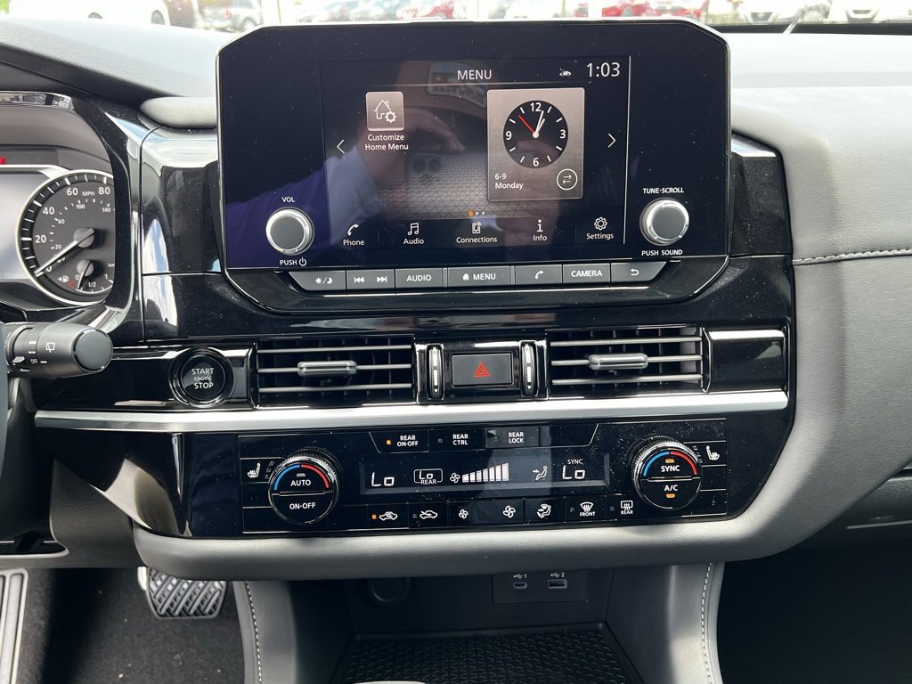 New 2025 Nissan Pathfinder SV image 6