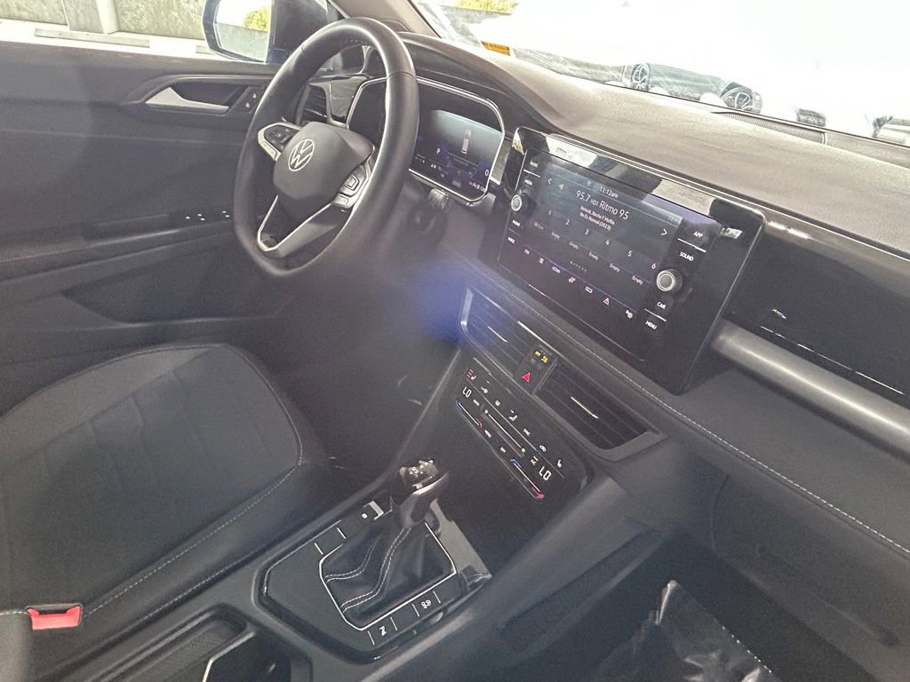 Used 2025 Volkswagen Taos SE image 35
