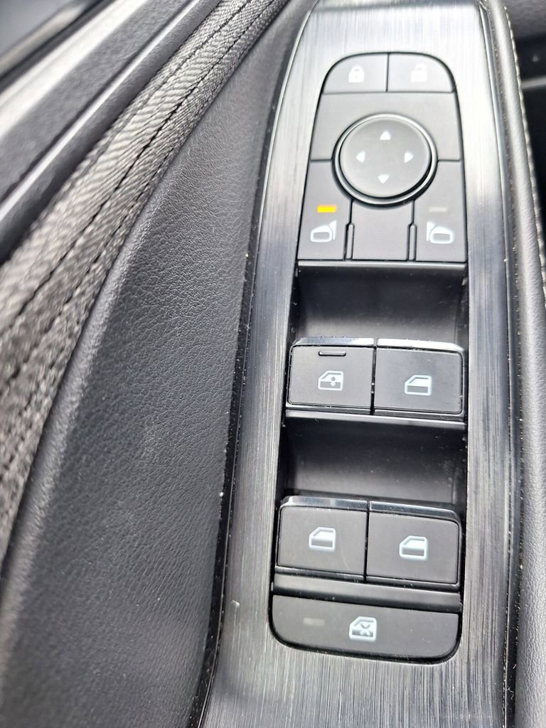 Used 2023 Nissan Rogue SV image 20