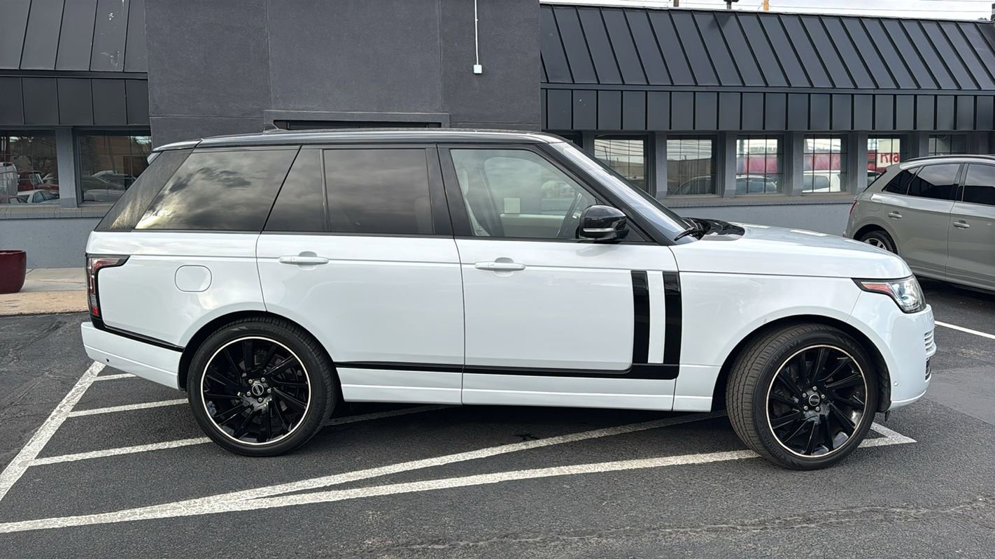 Used 2016 Land Rover Range Rover Supercharged image 2