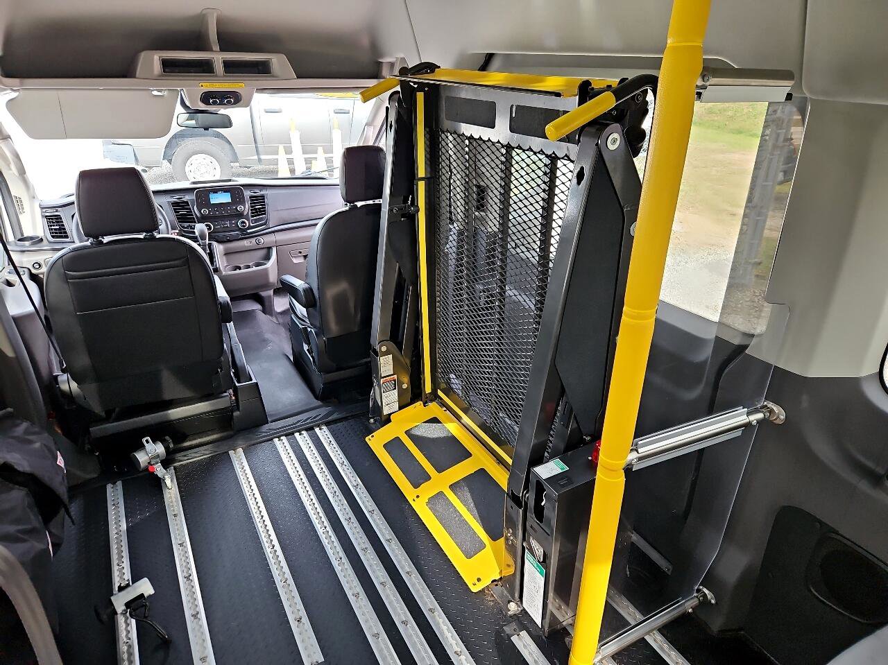 Used 2020 Ford Transit 350 XL image 37