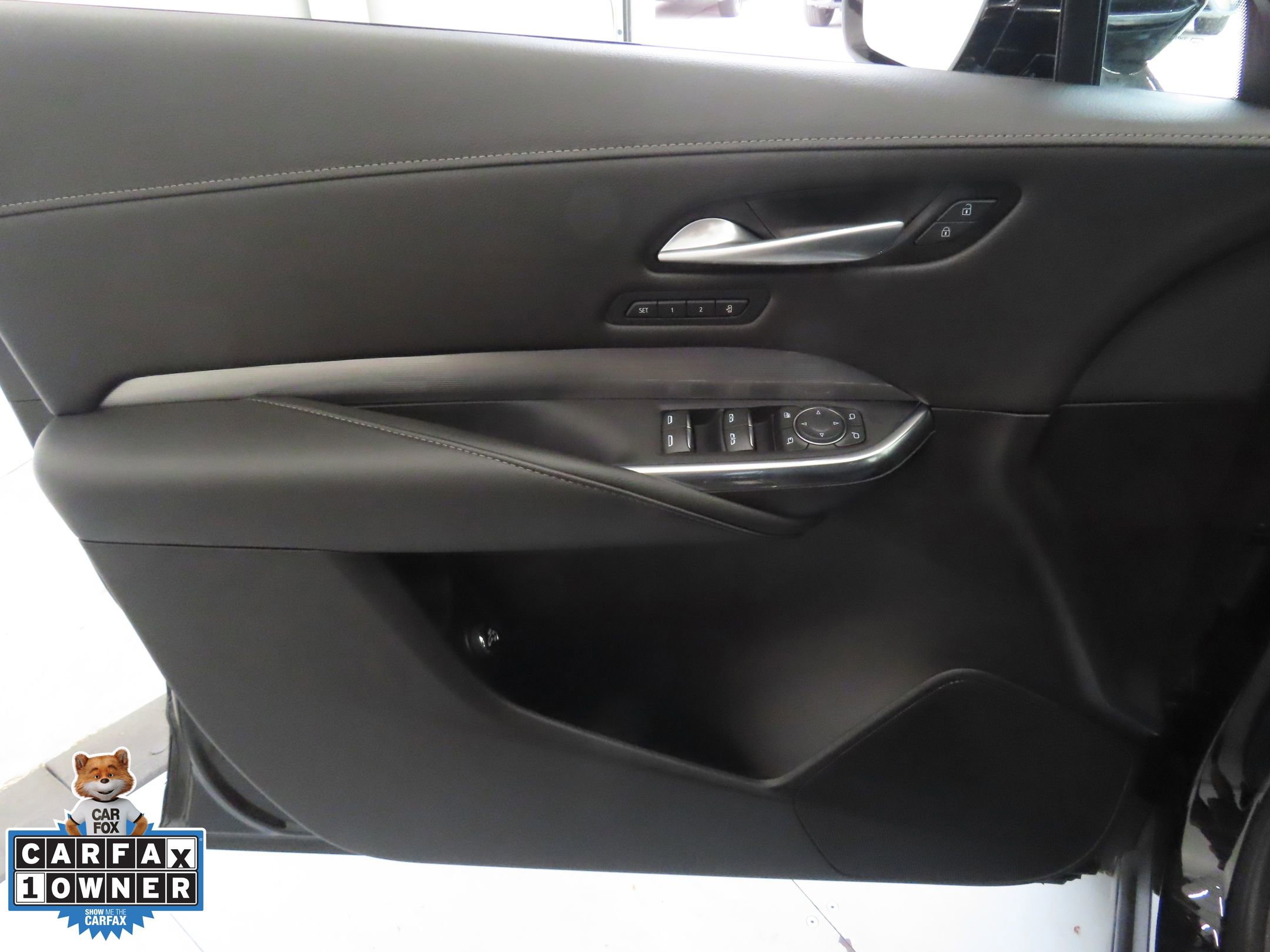 Used 2025 Cadillac XT4 Premium Luxury FWD image 11