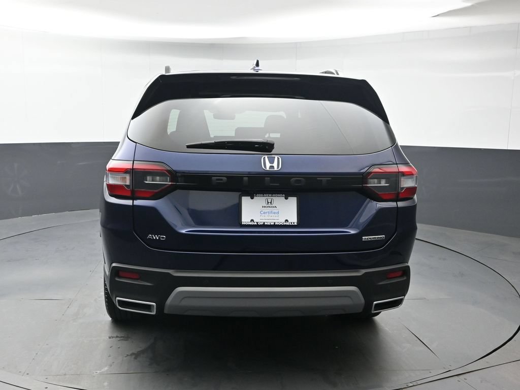 Certified 2024 Honda Pilot Touring image 5