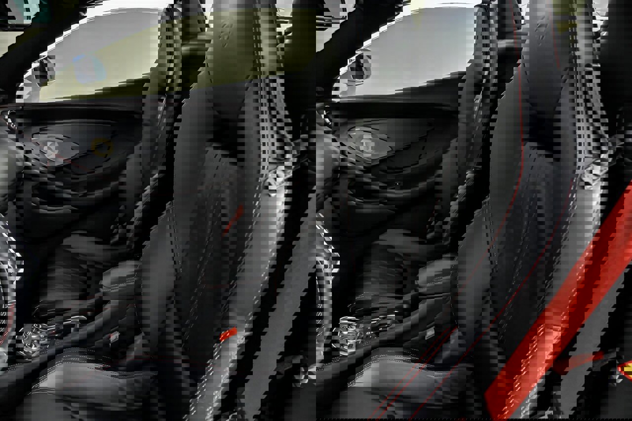 Used 2020 McLaren 570S Spider image 24