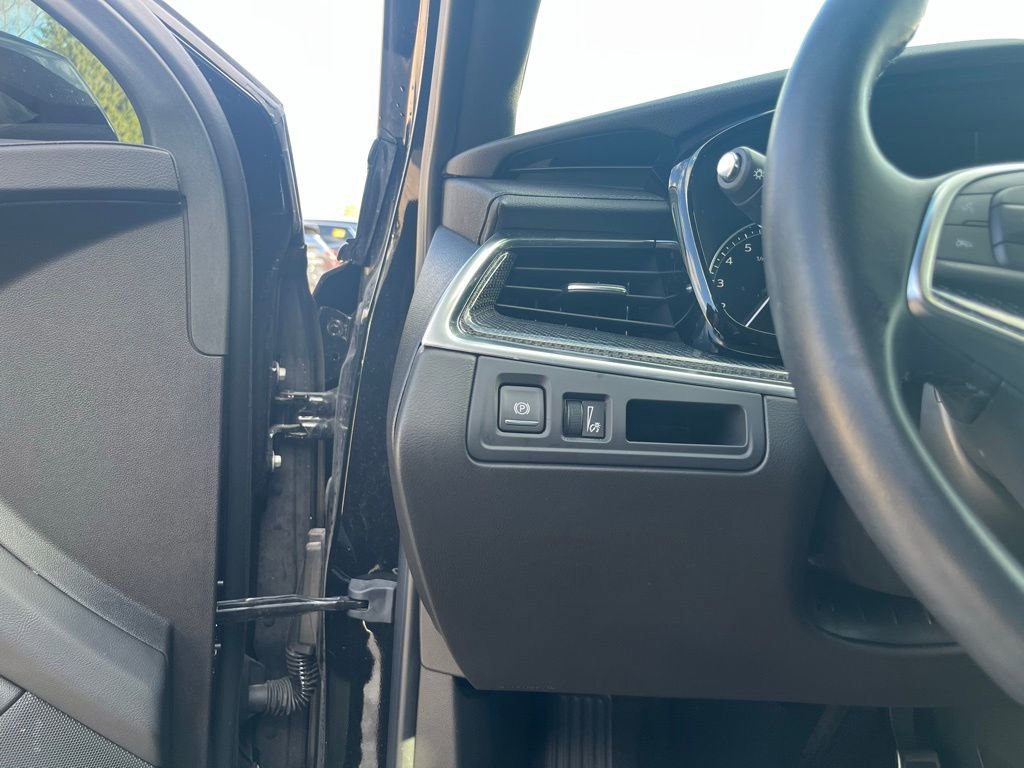 Used 2024 Cadillac XT5 Sportv w/ LPO, Floor Liner Package AWD/4WD image 22