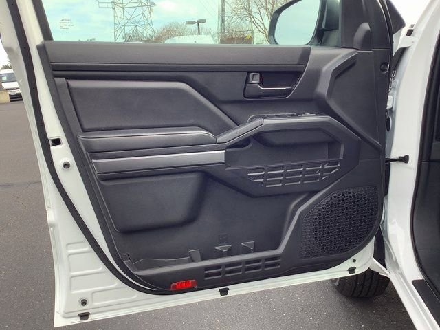 Used 2025 Toyota Tacoma SR5 image 9