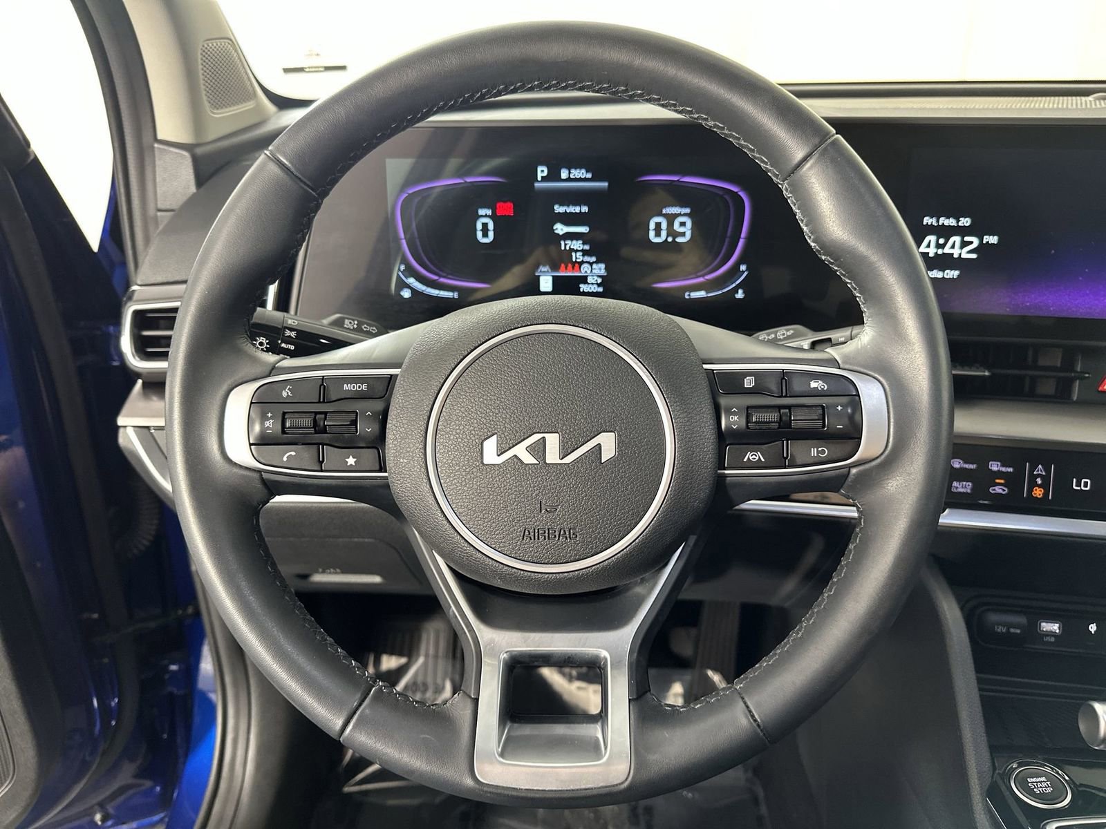 Used 2025 Kia Sportage EX w/ Premium Package image 18