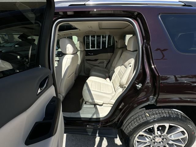 Used 2021 GMC Acadia Denali w/ Denali Technology Package FWD image 31