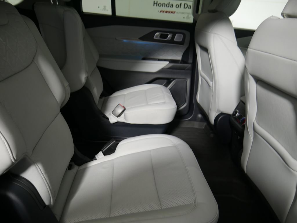 Used 2025 Ford Explorer Platinum w/ LUX Leather Package image 9
