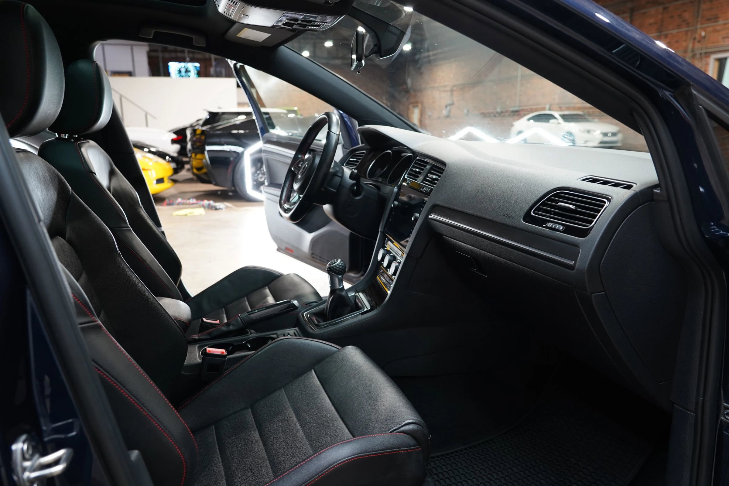 Used 2018 Volkswagen GTI SE w/ SE Leather Package image 49