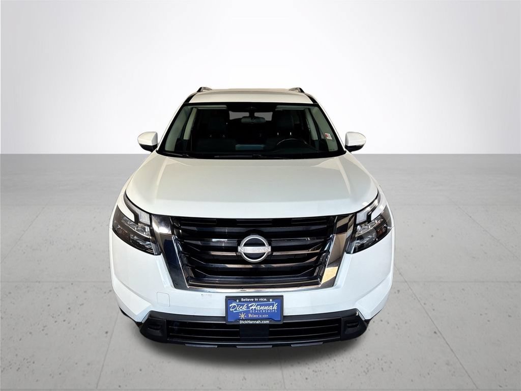 Used 2024 Nissan Pathfinder SV AWD/4WD image 3