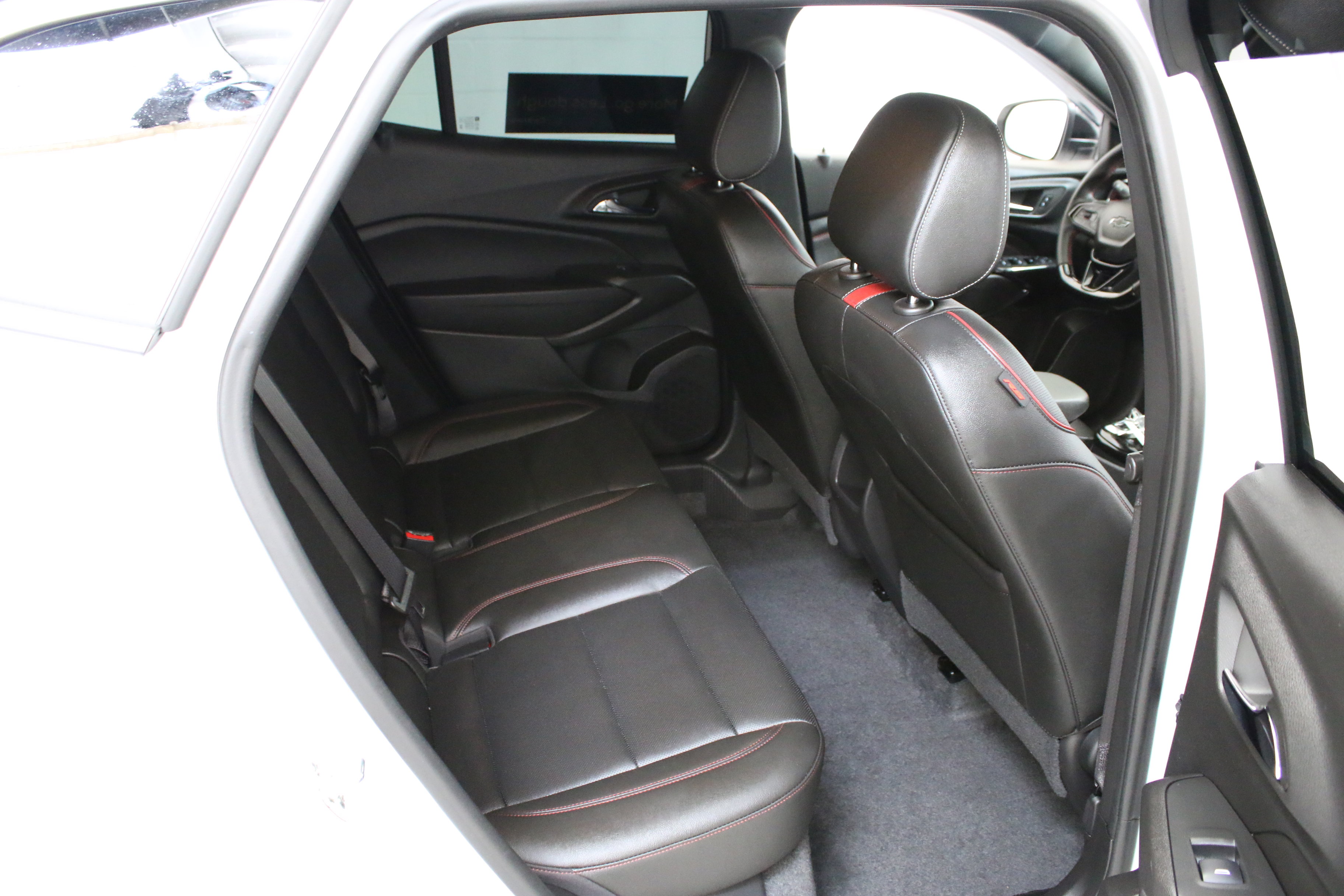 Certified 2025 Chevrolet Trax RS w/ Driver Confidence Package FWD image 29