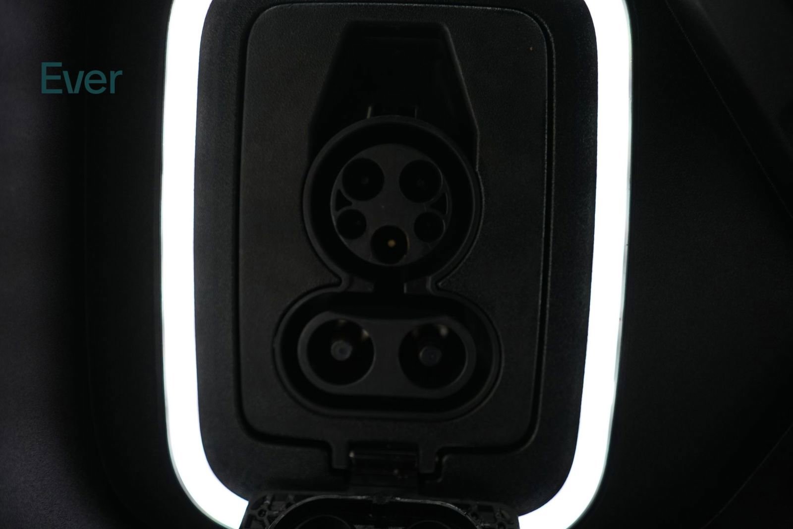 Used 2024 Rivian R1S Adventure image 10