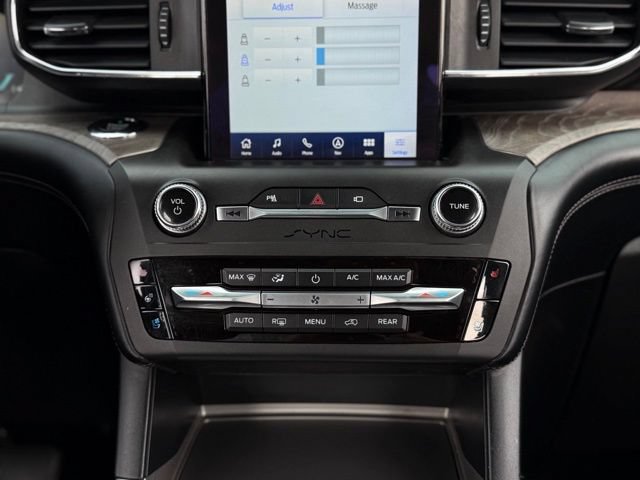 Certified 2020 Ford Explorer Platinum w/ Premium Technology Package AWD/4WD image 27