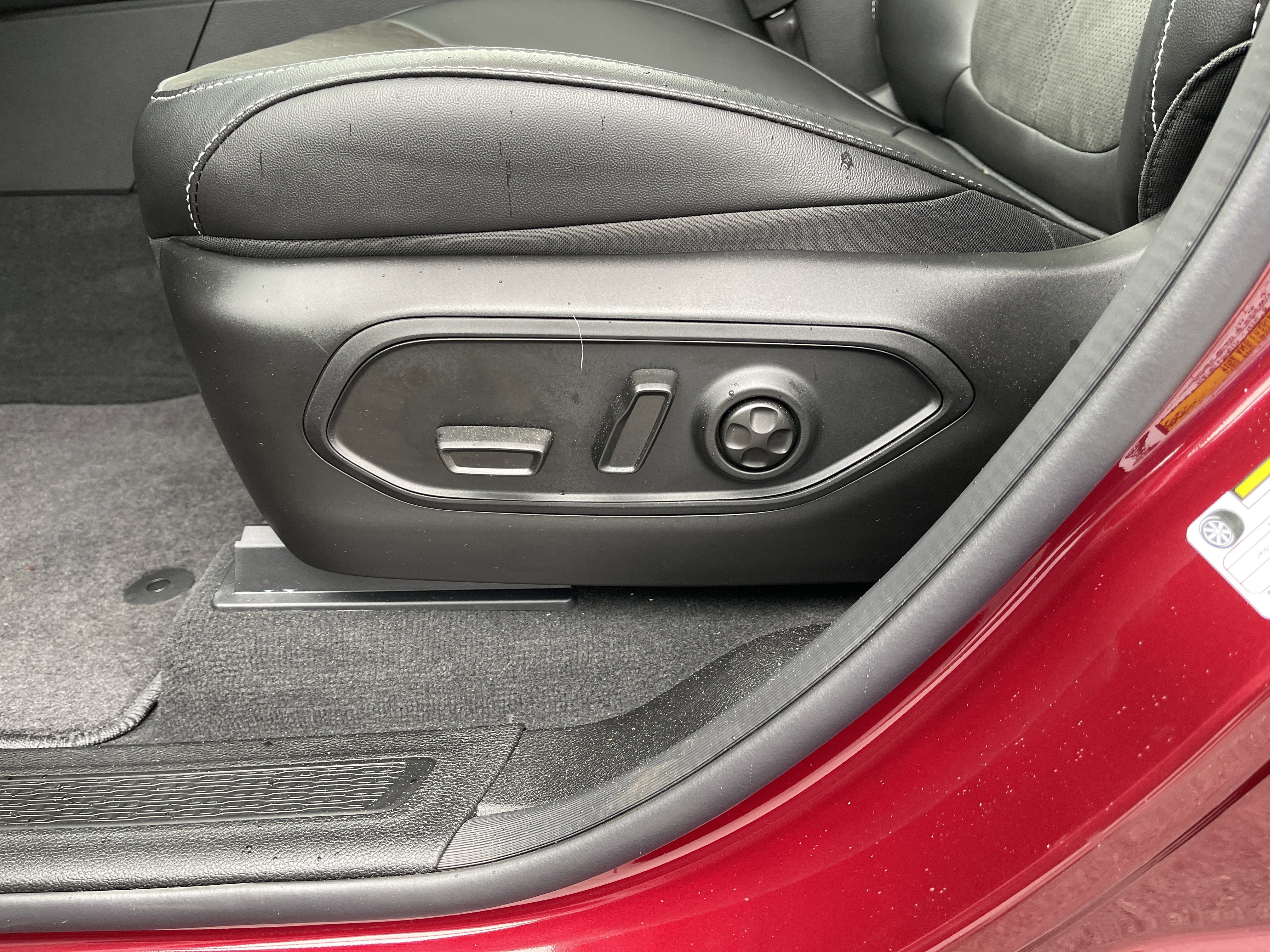 New 2025 Jeep Grand Cherokee L Altitude image 11