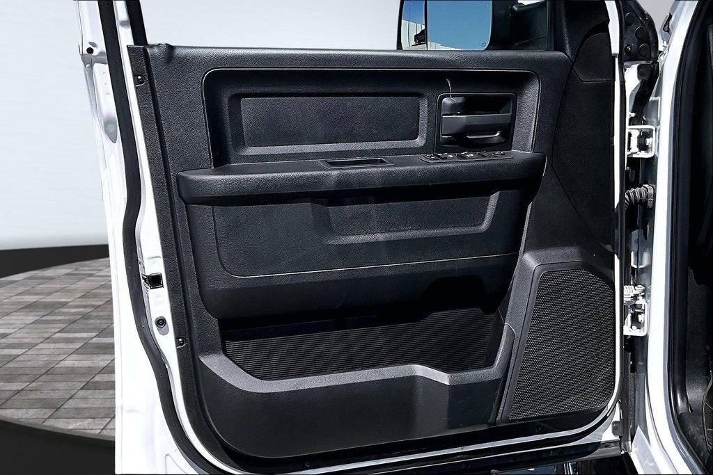 Used 2022 RAM 2500 Tradesman w/ Chrome Appearance Group image 13