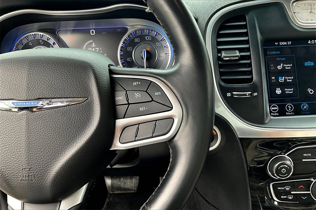 Used 2018 Chrysler 300 Limited image 17