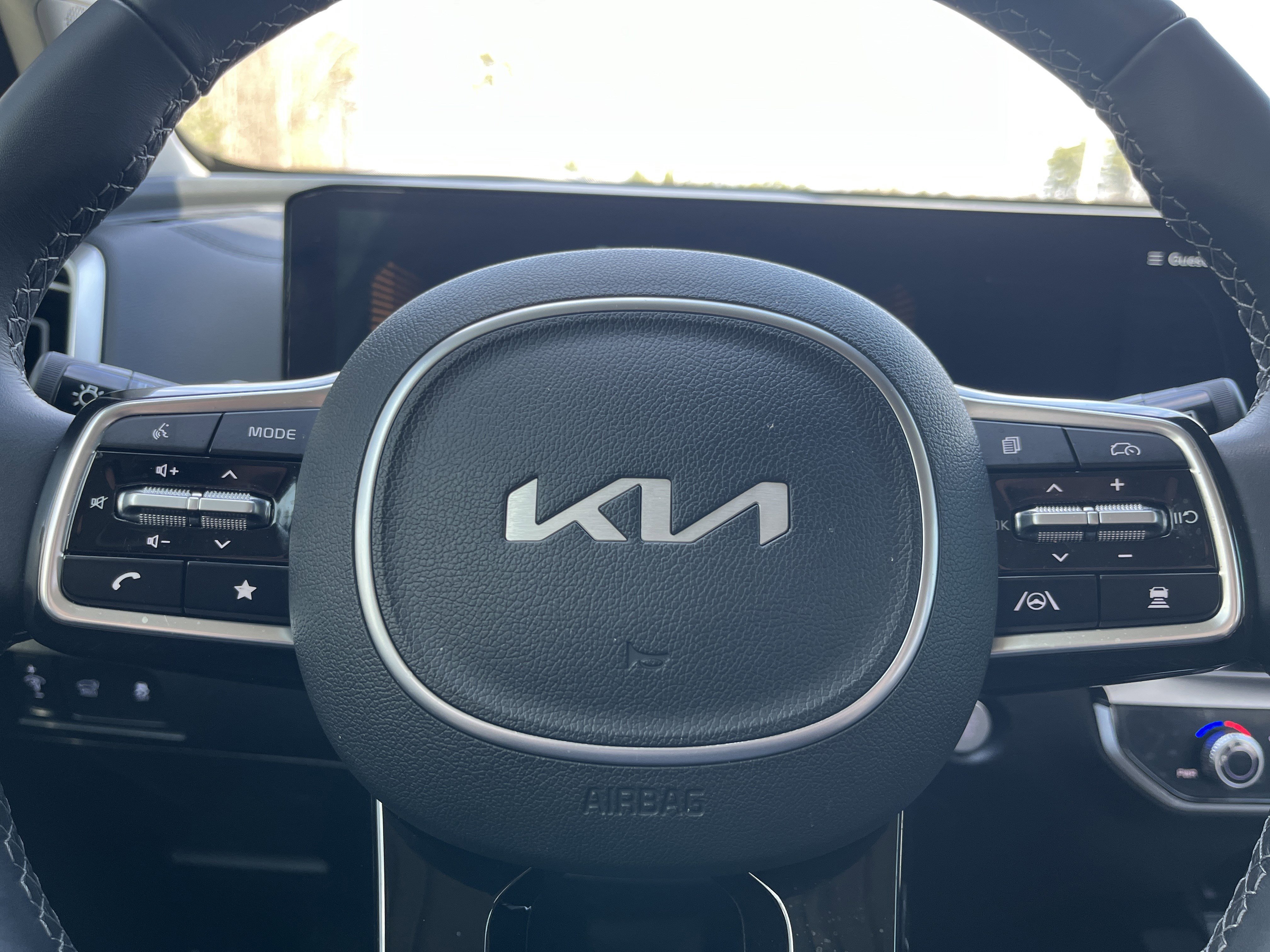 Certified 2025 Kia Sorento EX w/ Panoramic Sunroof Package image 13