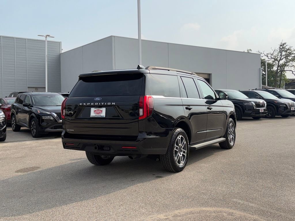 Used 2025 Ford Expedition Active AWD/4WD image 5