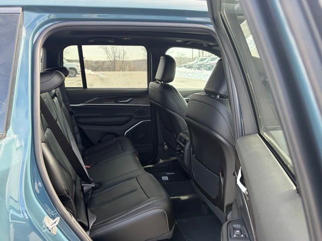 New 2026 Jeep Grand Cherokee Limited w/ Limited Altitude Package AWD/4WD image 34
