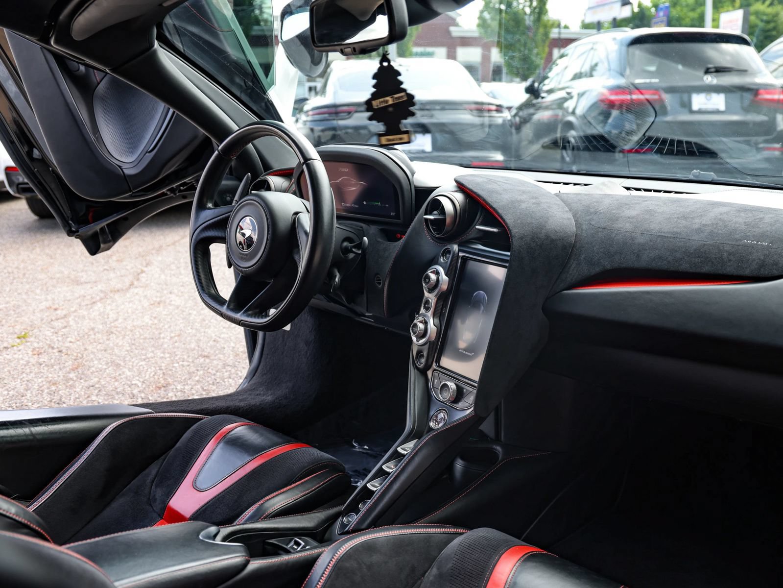 Used 2020 McLaren 720S Spider RWD image 22