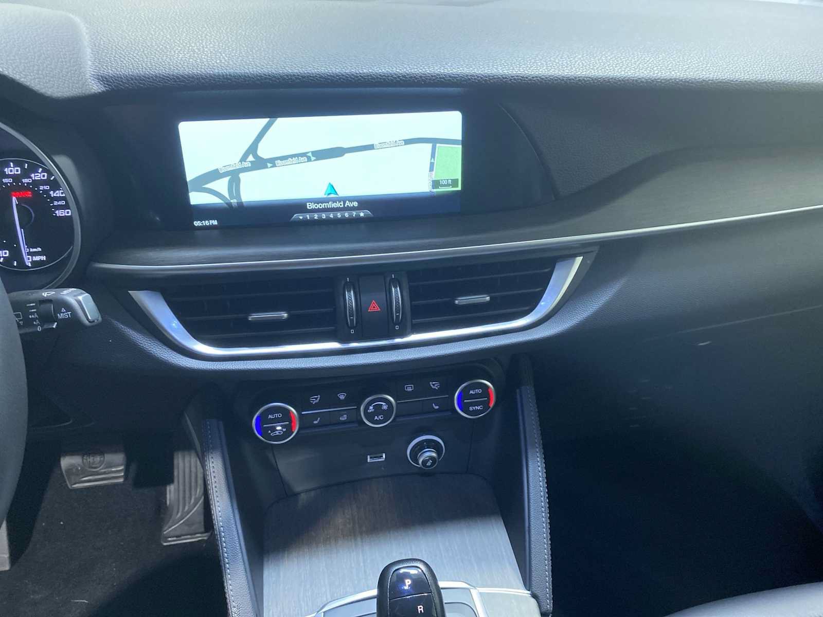 Used 2019 Alfa Romeo Stelvio Ti AWD/4WD image 16