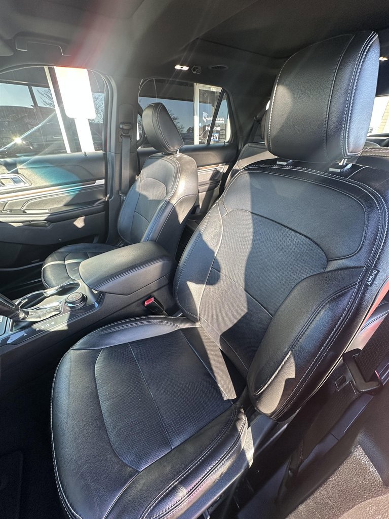 Used 2018 Ford Explorer Limited w/ Class II Trailer Tow Package image 8