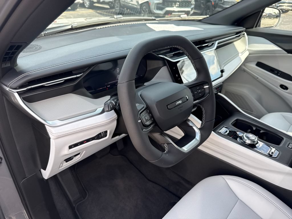 Used 2026 Jeep Cherokee Limited AWD/4WD image 16