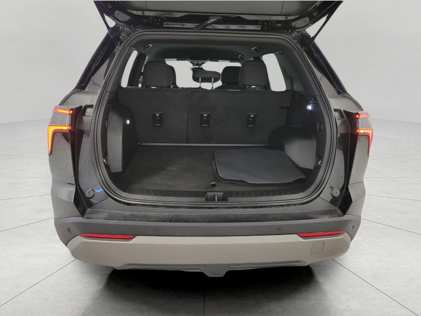 Used 2025 Chevrolet Equinox LT image 15