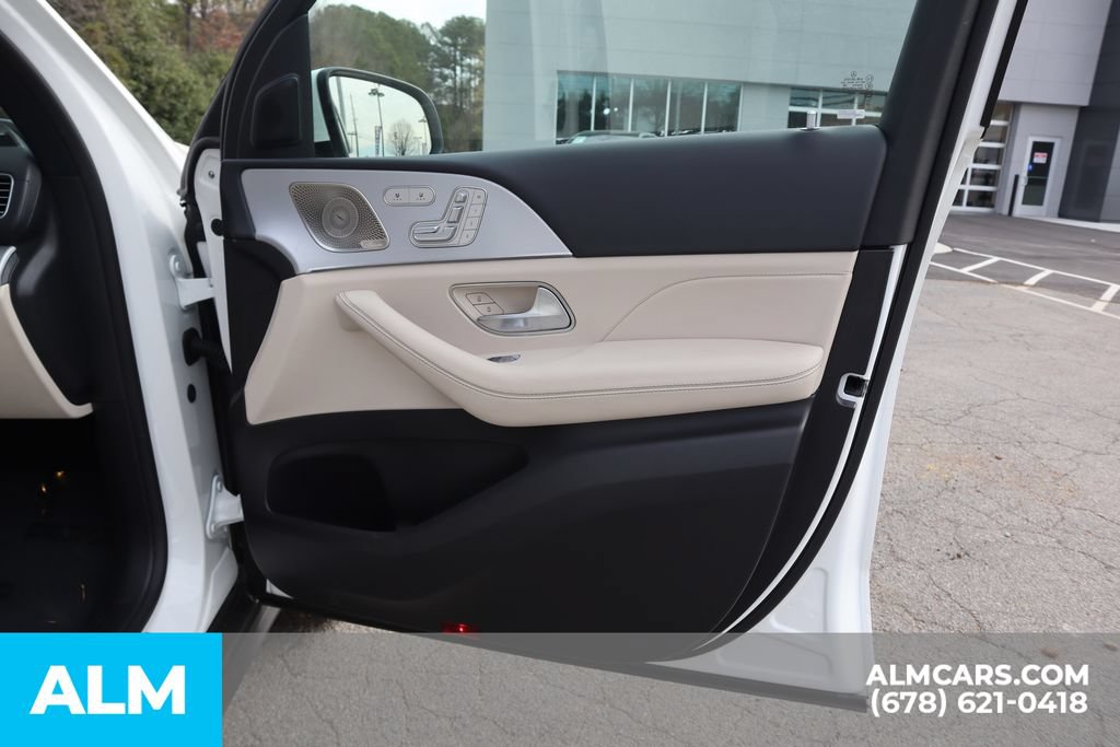 Used 2025 Mercedes-Benz GLS 450 4MATIC image 33