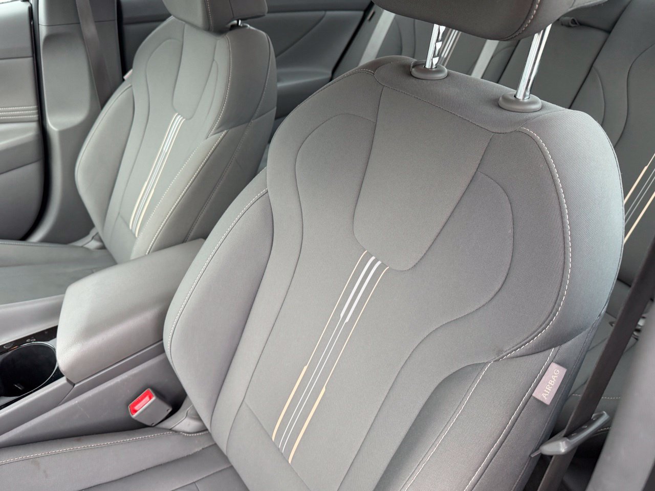 Used 2025 Hyundai Elantra SEL FWD image 24