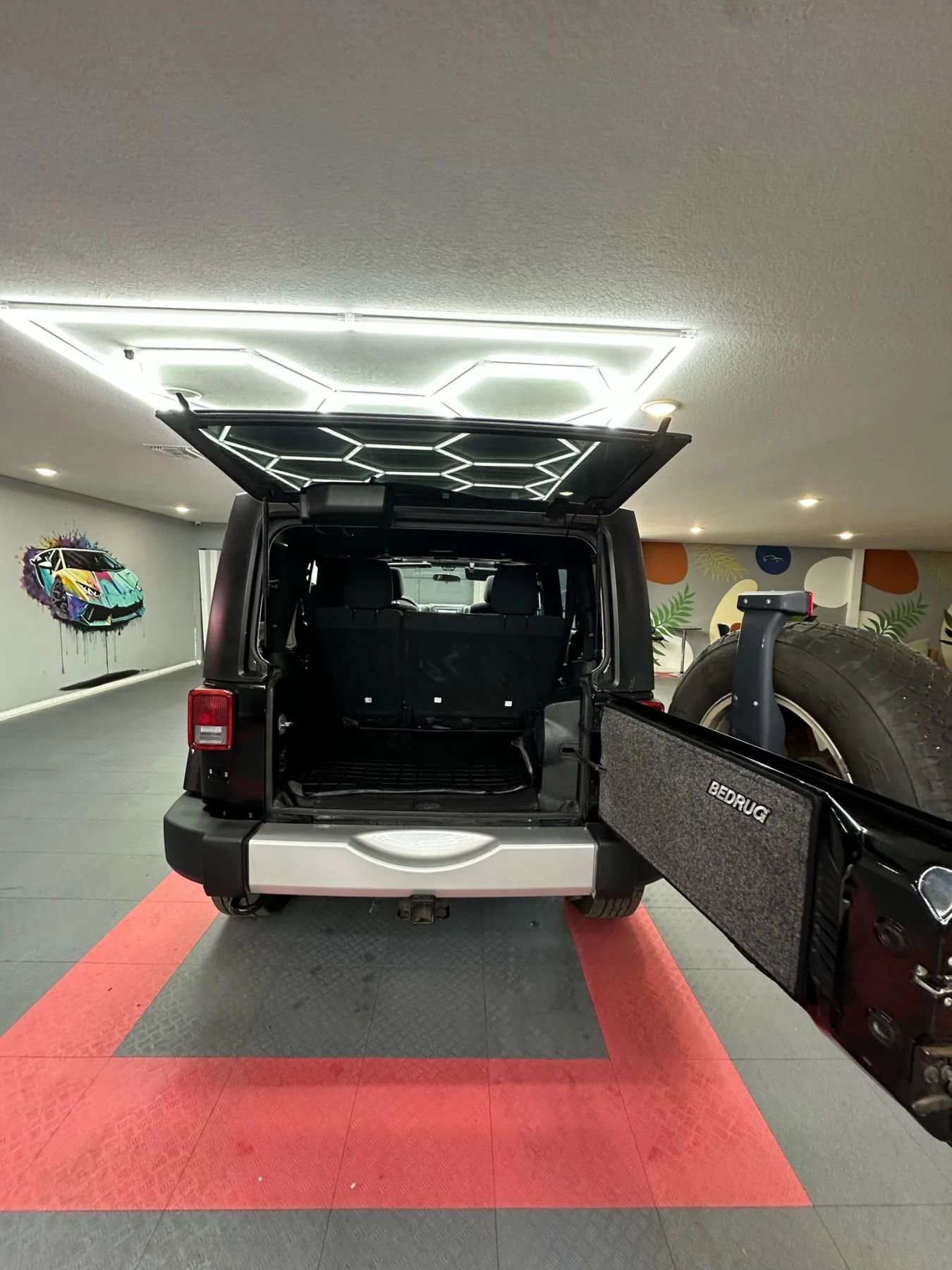 Used 2012 Jeep Wrangler Unlimited Sahara w/ Dual Top Group AWD/4WD image 22
