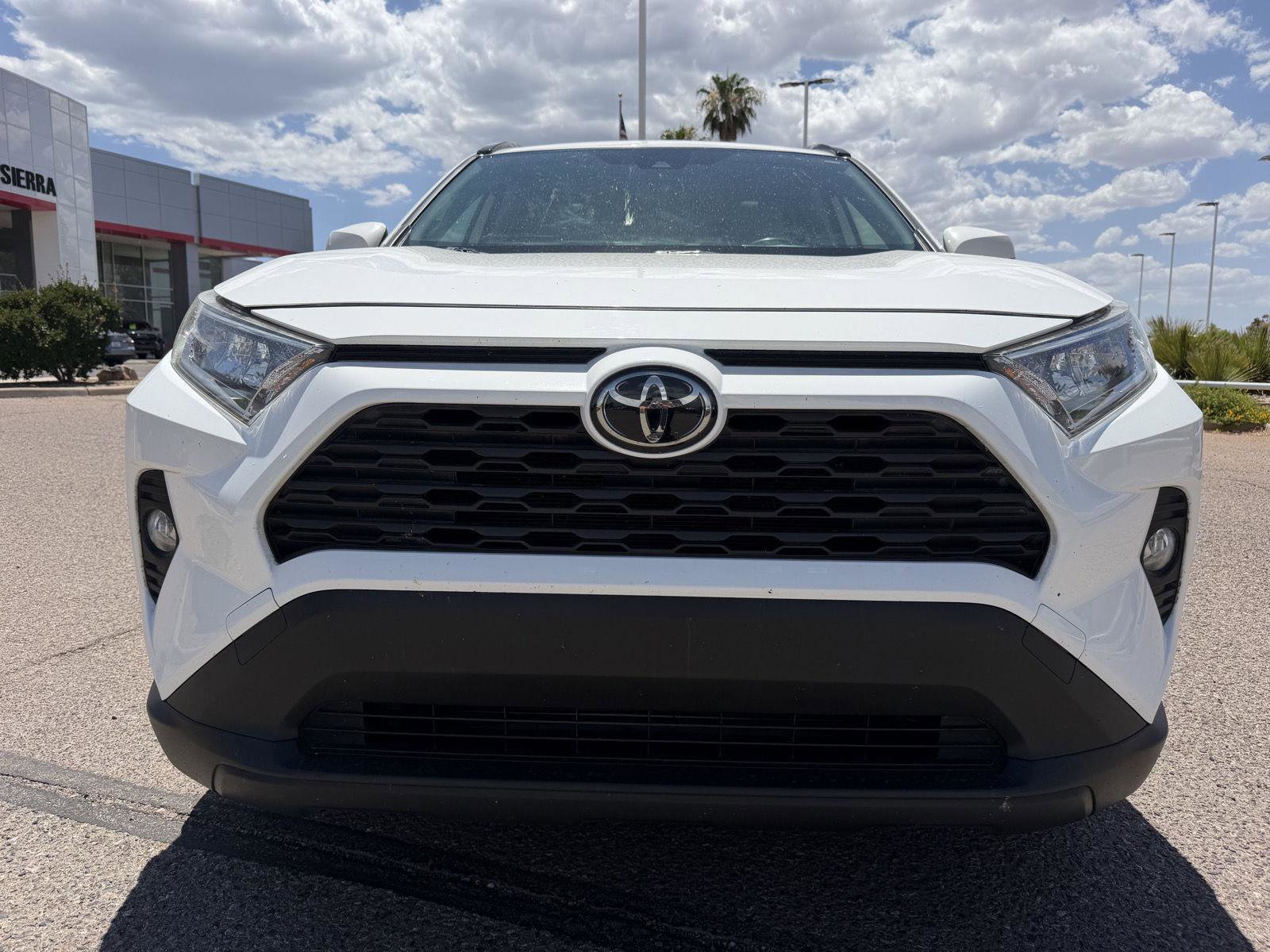 Used 2019 Toyota RAV4 XLE Premium w/ Carpet Mat Package FWD image 9