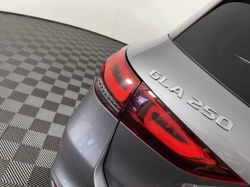 Used 2022 Mercedes-Benz GLA 250 4MATIC image 17