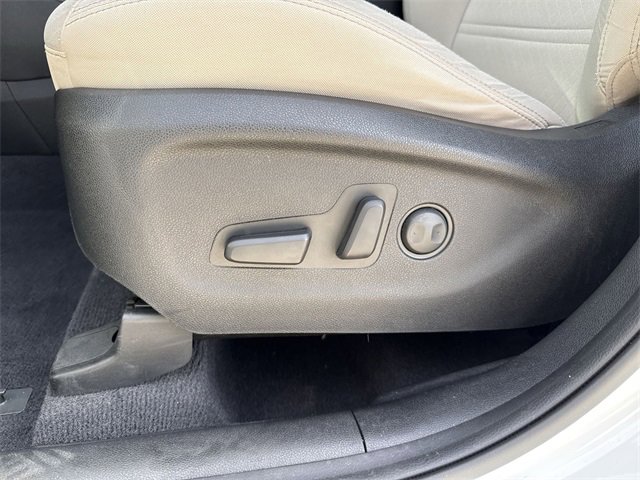 Used 2016 Kia Sorento LX w/ LX Convenience Package image 19