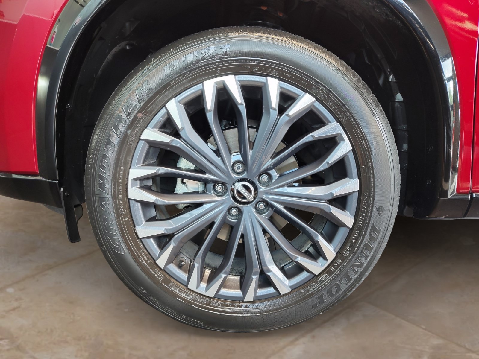Certified 2024 Nissan Rogue Platinum w/ Platinum Premium Package FWD image 32
