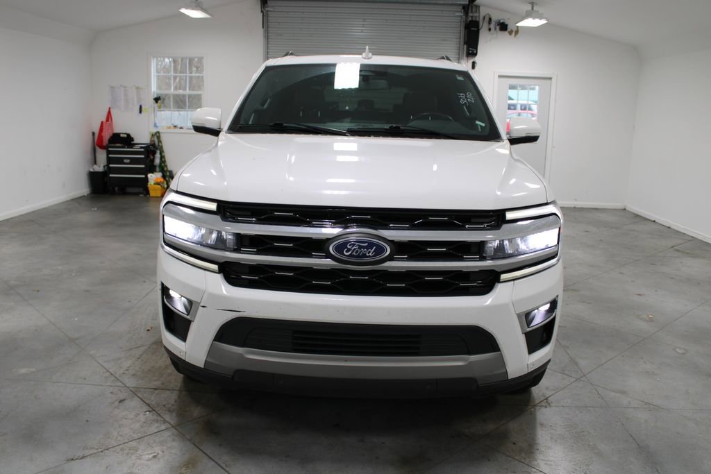 Used 2024 Ford Expedition Limited image 3