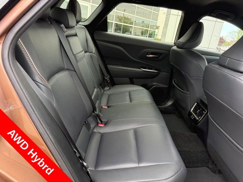 Used 2025 Toyota Crown Signia w/ Tow-Hitch Package (TMS) AWD/4WD image 12