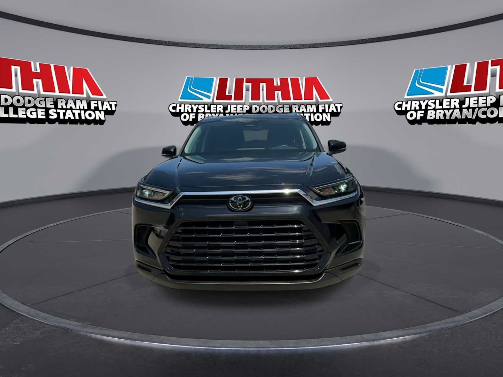 Used 2025 Toyota Grand Highlander AWD image 3